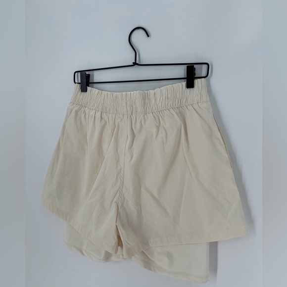 WEWOREWHAT Windbreaker Biker Shorts In Off White - Picture 6 of 7
